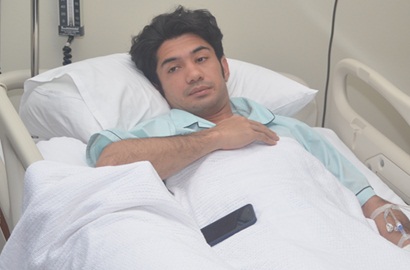 Jatuh Sakit, Reza Rahadian Akui Pola Makan Tak Teratur Saat Syuting 'Rudy Habibie'