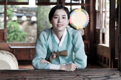 Dandan Ala Wanita Zaman Dulu, Han Hyo Joo Cantik di Foto Baru 'Haeuhhwa'