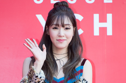 Cantik di Video Baru, Fans Malah Ngakak Lihat Noda Cokelat di Bibir Tiffany