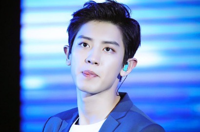 Foto Galau di Pinggir Sungai, Chanyeol Digoda 'Jomblo Ngenes' Lagi Sama EXO-L
