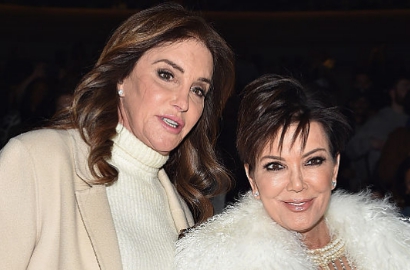Sudah Jadi Wanita, Caitlyn Jenner Masih Doyan Cium Kris Jenner