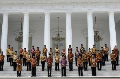 Reshuffle Kabinet Presiden Jokowi Diprediksi Pasti Terjadi
