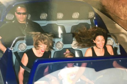 Pria Ini Bikin Fans Salah Fokus di Foto Liburan Disneyland Taylor Swift