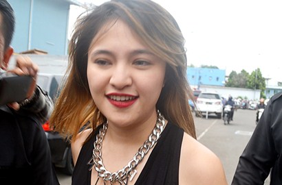 Menurut Marshanda, Ayahnya Kembali ke Jalanan Karena Ini
