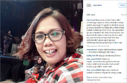 Janji Tak Umbar Aib di Sosmed, Ely Sugigi Malah Lagi-Lagi Curhat Galau
