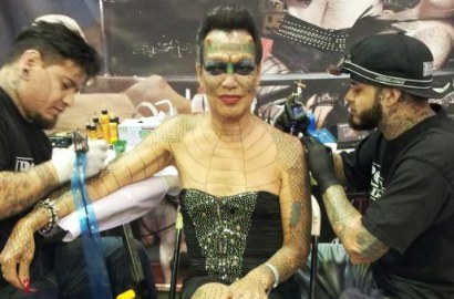 Terobsesi Jadi Naga, Transgender Ini Sengaja Potong Cuping Telinga