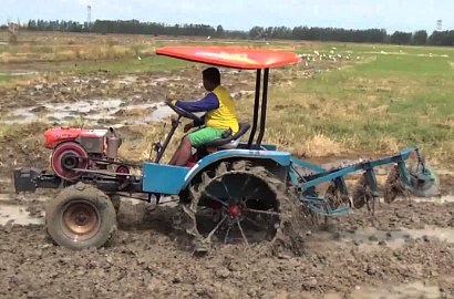Resahkan Petani di Demak, Empat 'Hantu Traktor' Ini Diringkus Polisi