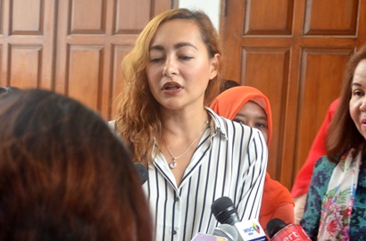 Sidang Perceraian Ditunda, Ini Jawaban Dewi Rezer Soal Isu Orang Ketiga