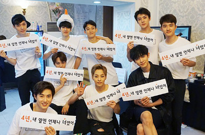 Rayakan Ultah ke-4, EXO Goda Fans Pamer Foto Topless Seksi