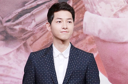 Parah, Foto Song Joong Ki Ada di 'Uang Hantu' untuk Persembahan Arwah