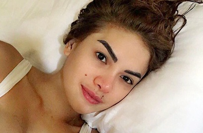 Nikita Mirzani Pamer Foto Sensual di Atas Motor, Netter: Ingat Neraka
