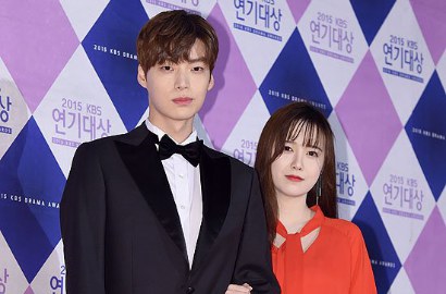 Awas Bikin Baper, Ahn Jae Hyun Akhirnya Pamer Foto Rangkul Goo Hye Sun
