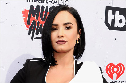 Risih, Demi Lovato Ancam Kirim Fans Fanatik ke Penjara