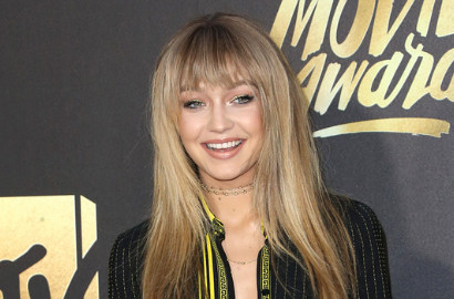 Komentari Foto Mesra Bareng Zayn Malik, Gigi Hadid: Aku Ingin Selalu Bersamanya