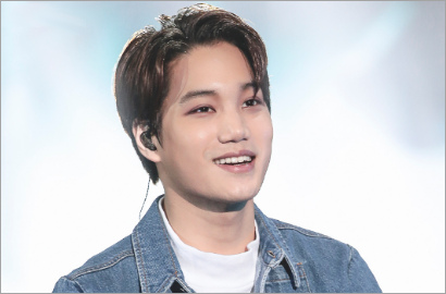 Ngamuk Idolanya Pacari Krystal, Fans Jepang Ini Coret-Coret Foto Kai EXO