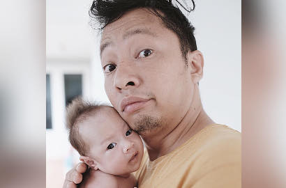 Ringgo Agus Rahman Bikin Heboh Netter Saat Pose Kocak Bareng Anak