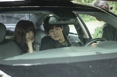 Rilis Foto Dibalik Layar, Lee Sang Yoon-Kang Ye Won Akrab di 'Come Watch Me'