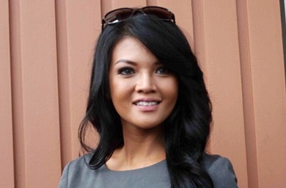 Asyiknya Farah Quinn Lari Pagi Ditemani Bule Ganteng di Jepang