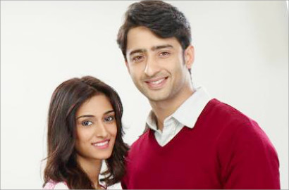 Romantisnya Shaheer-Erica Pose Ala 'Titanic' di 'Kuch Rang Pyar Ke Aise Bhi'