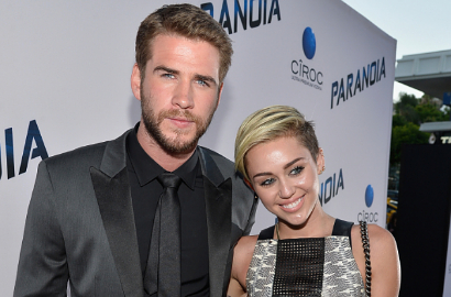 Tak Bisa Jauh, Miley Cyrus Kepergok Gandeng Erat Lengan Liam Hemsworth