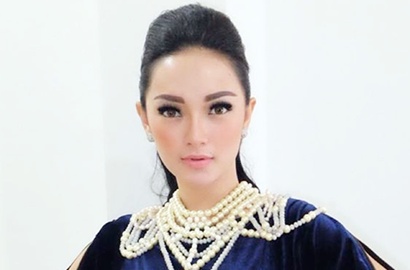 Temui Rachmawati Soekarno, Zaskia Gotik Diuji Pancasila dan Diberi Buku