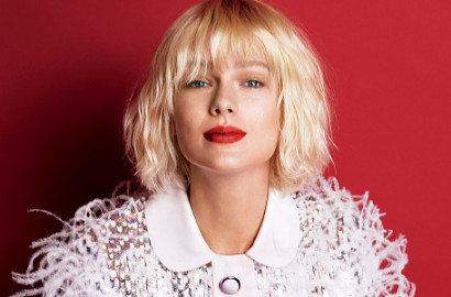 Tampil Futuristik di Majalah, Taylor Swift Curhat Soal Pacari Calvin Harris