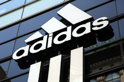 Ditemukan Mumi 1.500 Tahun Pakai Sepatu Adidas, Netter: Penjelajah Waktu