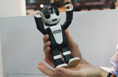 Imutnya RoboHon, Robot Ponsel Super Mahal Buatan Sharp