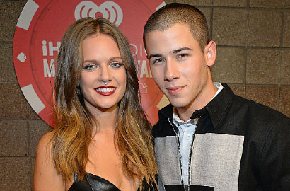 Nick Jonas Gandeng Tove Lo Bawakan 'Close' di Konser New York