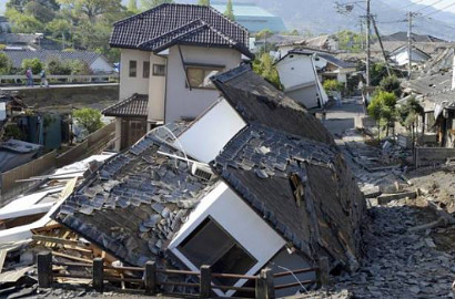 Jadi Korban Gempa, Warga Jepang Andalkan Air Suci