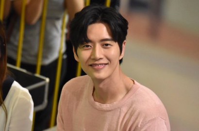 Kocaknya Park Hae Jin Ngakak Dapat Daun Ketumbar dari Fans Tiongkok