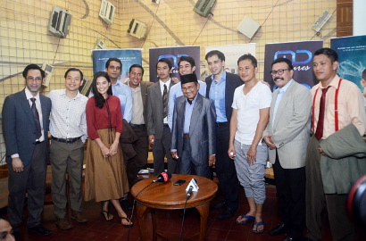 Reza Rahadian Sempat Sakit, Jadwal Rilis 'Rudy Habibie' Tidak Molor