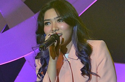 Megahnya Latihan Konser Isyana Sarasvati Bareng Orkestra