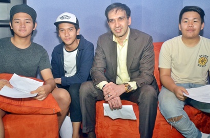 Wow, CJR Bakal Ngisi Soundtrack Film 'Rudy Habibie'
