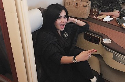 Intip Gaya Syahrini Sedot Lemak Manja di Singapura