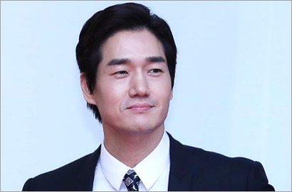 Intip Kompaknya Yoo Ji Tae cs Hadiri Sesi Baca Naskah Pertama 'Good Wife'