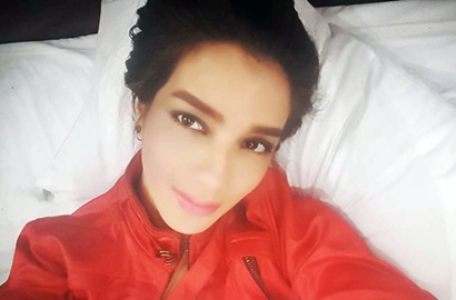 Berbikini Seksi, Sheila Marcia Pamer Foto di Kolam Renang