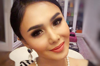 Cantiknya Yuni Shara Tampil Ala Kartini