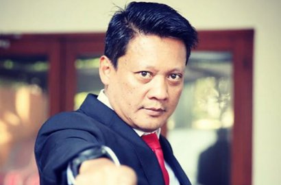 Foto Wefie Kombespol Krishna Murti dan Pemutilasi Wanita Hamil Dibully Netter