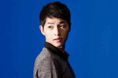 Donasikan Ratusan Buku, Song Joong Ki Bikin Fans Makin Cinta