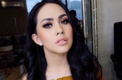 Mobil Ditabrak, Kartika Putri Datangi Rumah Anak Eks Menteri