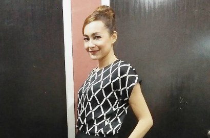 Belum Cerai dari Marcelino, Dewi Rezer Sudah Dekati Bule?
