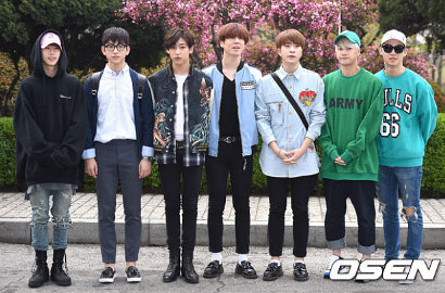 GOT7 Resmi Rilis Lightstick Unyu Bentuk Bayi Burung, Minat?