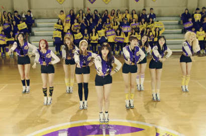 Bikin Makin Semangat, Twice Jadi Cheerleader Unyu di MV 'Cheer Up'