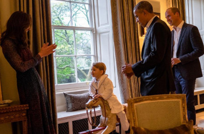 Jubah Mandi Pangeran George Saat Ketemu Presiden Obama Laris Terjual