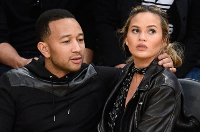 Istri John Legend Diprotes Karena Makan Malam Tanpa Bayinya