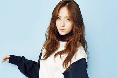 Pose Cantik, Netter Puji Aura Krystal f(x) Terpancar di Foto-Foto Ini
