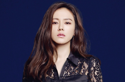 Nikmati Musim Panas, Son Ye Jin Cantik Berbikini Seksi
