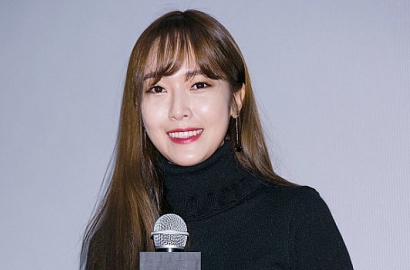 Syuting MV Debut, Jessica Pakai Dress Semi Transparan di Amerika