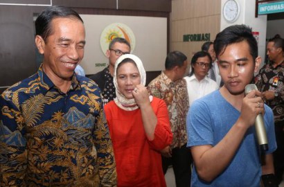 Foto Jan Ethes Cucu Presiden Jokowi 'Nongkrong' di Restoran Bikin Geger